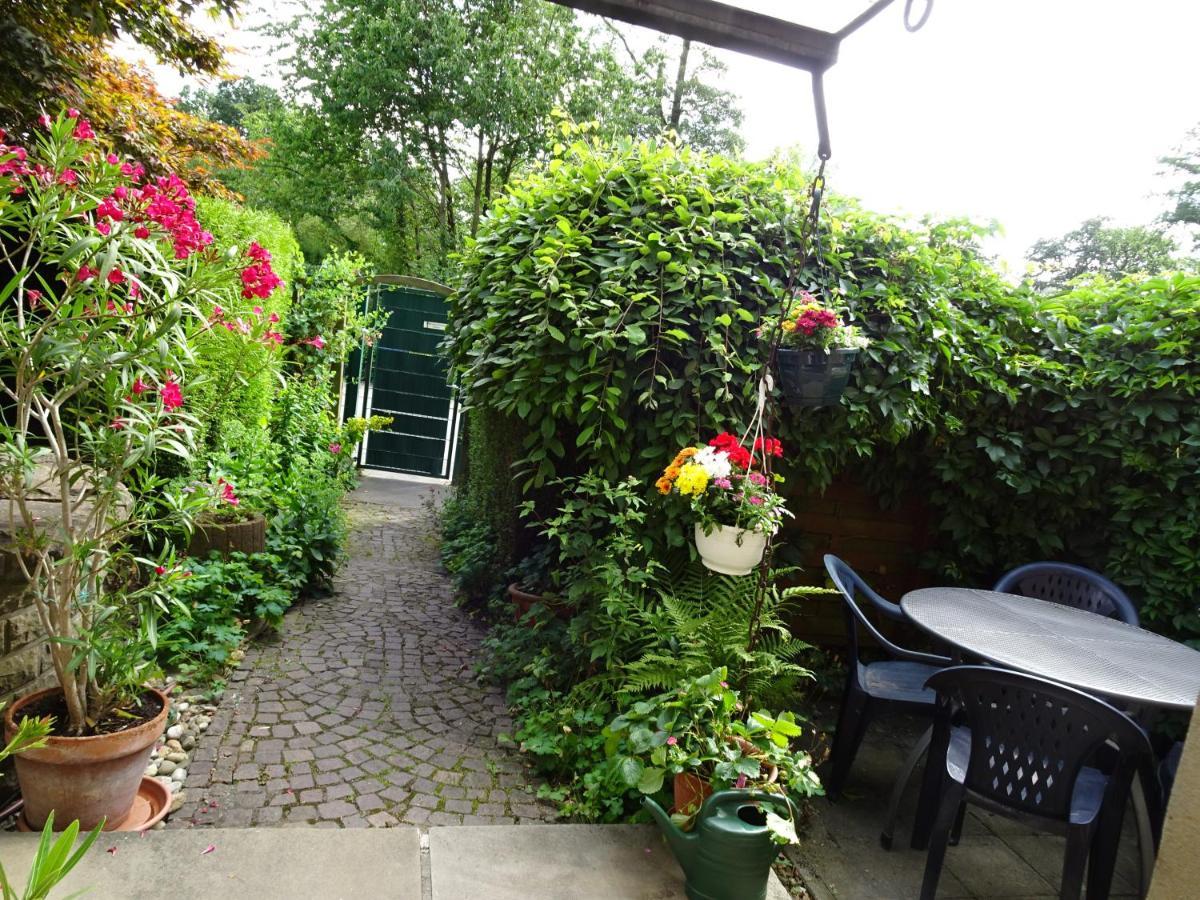 Ferienwohnung Im Gruenen Mit Balkon Хердеке Екстериор снимка