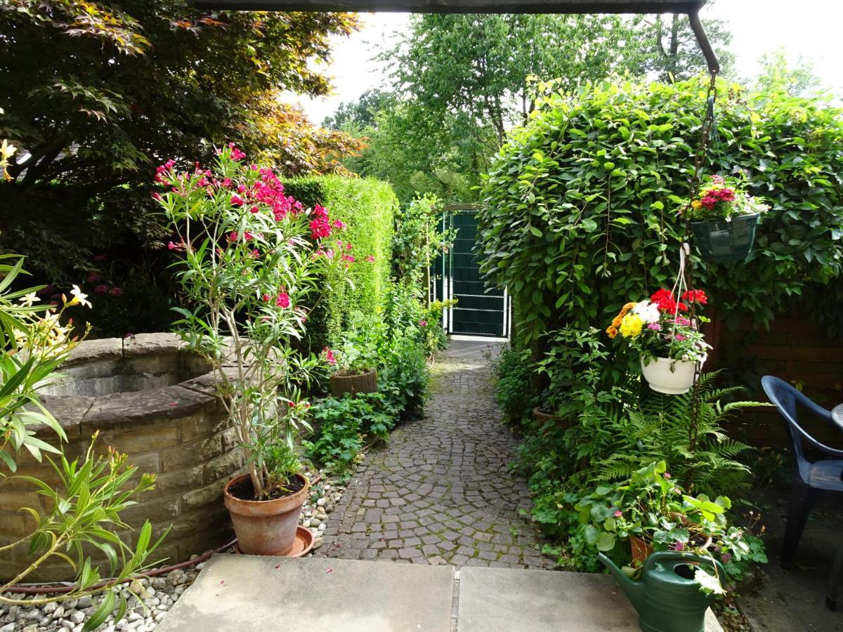 Ferienwohnung Im Gruenen Mit Balkon Хердеке Екстериор снимка